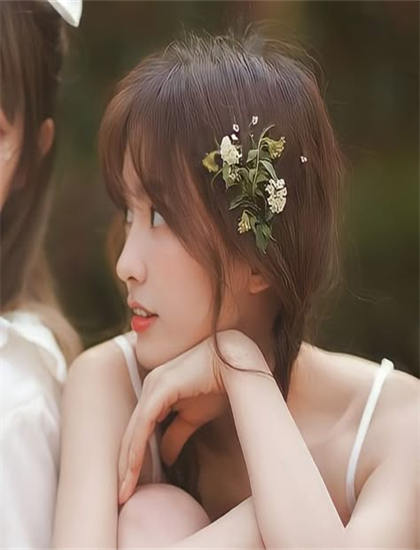 60岁房东给21岁女租客发不雅视频-闪闪的红星电影